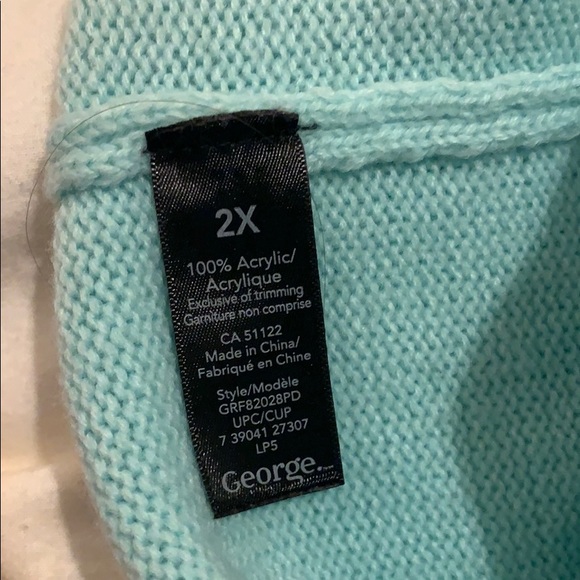 Penguin Christmas Sweater - Picture 4 of 4